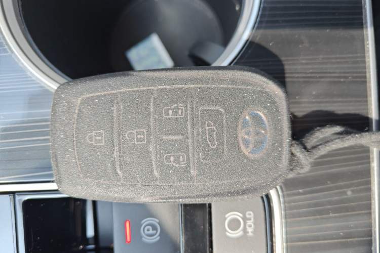 Used Toyota SIENNA 2023 2.5L Hybrid Deluxe Edition Vehicle Key