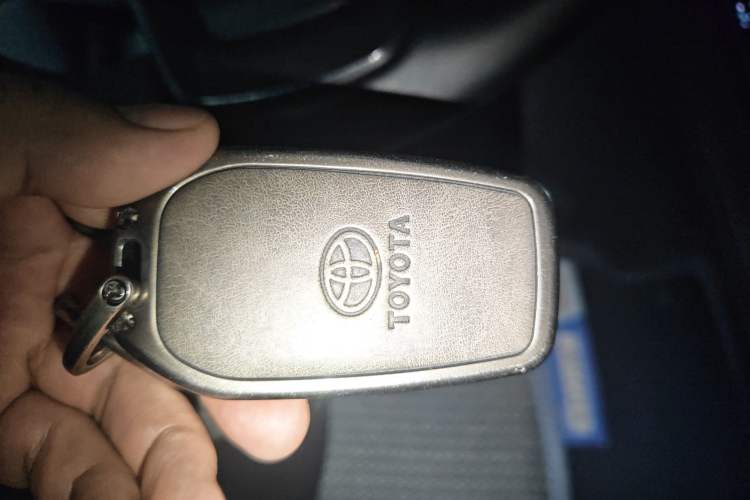 Used Toyota SIENNA 2023 2.5L Hybrid Comfort Edition Vehicle Key