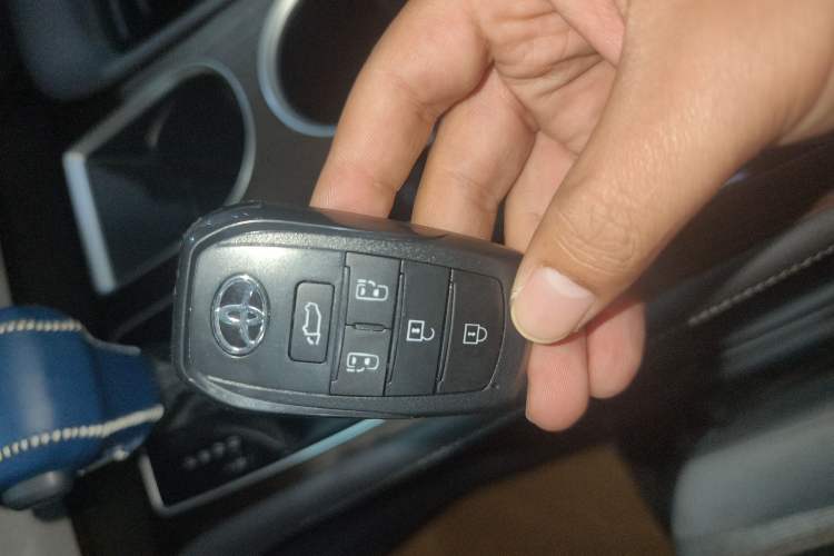 Used Toyota SIENNA 2023 2.5L Hybrid Comfort Edition Vehicle Key