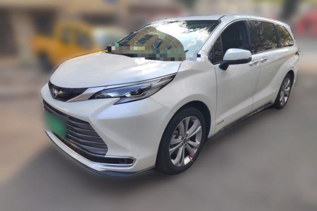 Used Toyota SIENNA 2023 2.5L Hybrid Deluxe Edition