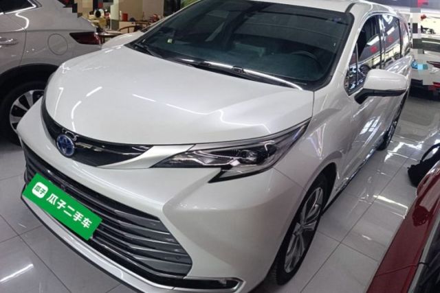 Used Toyota SIENNA 2023 2.5L Hybrid Deluxe Edition