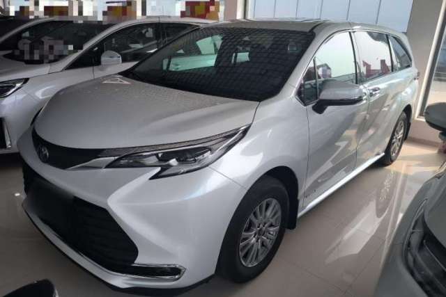 Used Toyota SIENNA 2023 2.5L Hybrid Comfort Edition