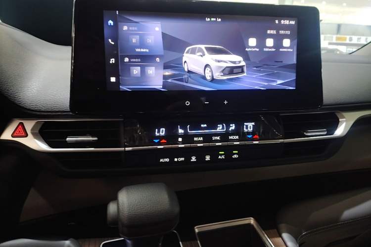 Used Toyota SIENNA 2024 2.5L Hybrid Comfort Edition Audio And AC Panel