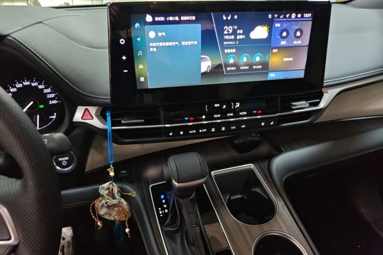 Used Toyota SIENNA 2024 2.5L Hybrid Prestige Deluxe Edition Audio And AC Panel