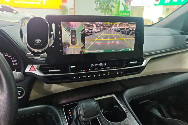 Used Toyota SIENNA 2024 2.5L Hybrid Four-Wheel Drive Prestige Edition Audio And AC Panel