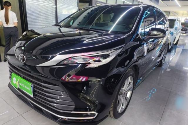 Used Toyota SIENNA 2024 2.5L Hybrid Luxury Edition