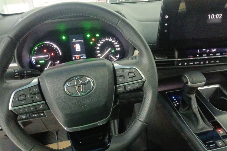 Used Toyota SIENNA 2024 2.5L Hybrid Prestige Deluxe Edition Center Console