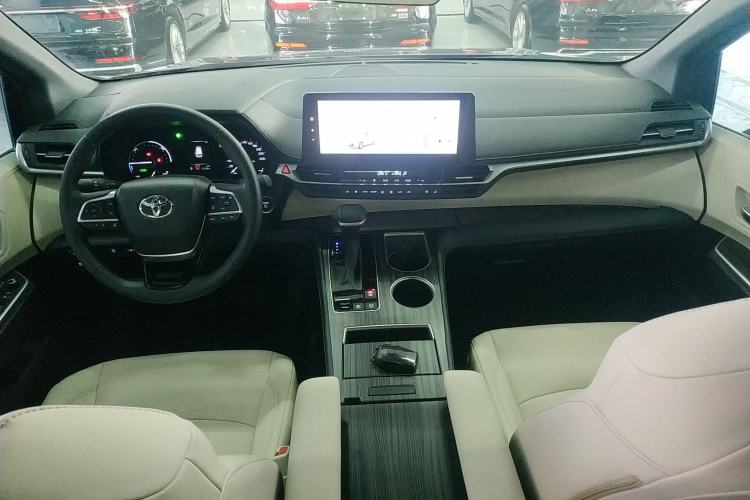 Used Toyota SIENNA 2024 2.5L Hybrid Prestige Deluxe Edition Center Console