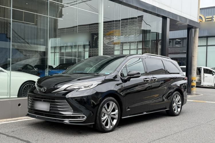 Toyota SIENNA 2024 2.5L Hybrid Ultimate Edition