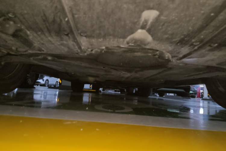 Used Toyota SIENNA 2024 2.5L Hybrid Platinum Edition Chassis Front