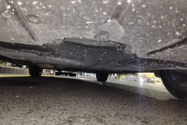 Used Toyota SIENNA 2024 2.5L Hybrid Luxury Edition Chassis Front