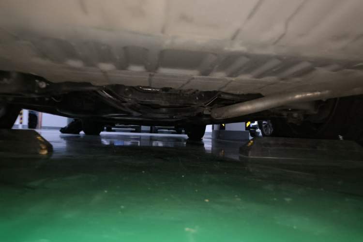 Used Toyota SIENNA 2024 2.5L Hybrid Platinum Edition Chassis Rear