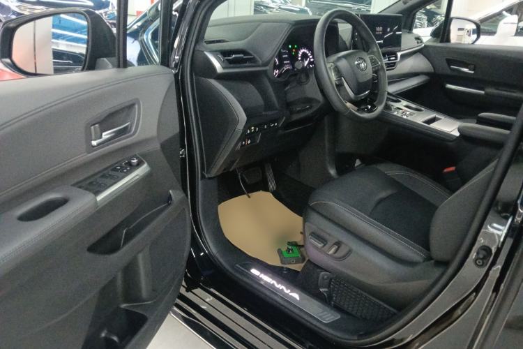 Used Toyota SIENNA 2024 2.5L Hybrid Prestige Deluxe Edition Driver Seat