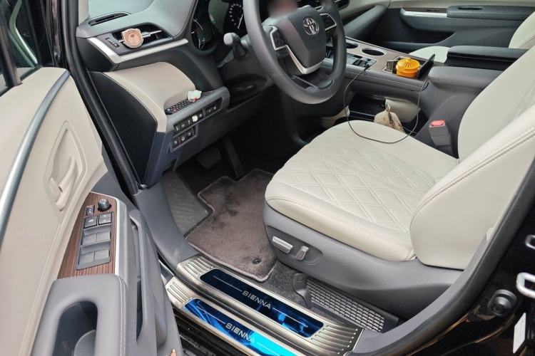 Used Toyota SIENNA 2024 2.5L Hybrid Comfort Edition Driver Seat