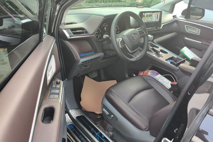 Used Toyota SIENNA 2024 2.5L Hybrid Comfort Edition Driver Seat