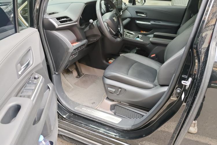 Used Toyota SIENNA 2024 2.5L Hybrid Prestige Deluxe Edition Driver Seat