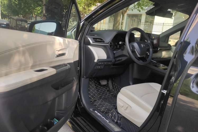 Used Toyota SIENNA 2024 2.5L Hybrid Prestige Deluxe Edition Driver Seat