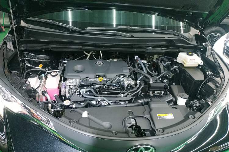 Used Toyota SIENNA 2024 2.5L Hybrid Comfort Edition Engine Bay