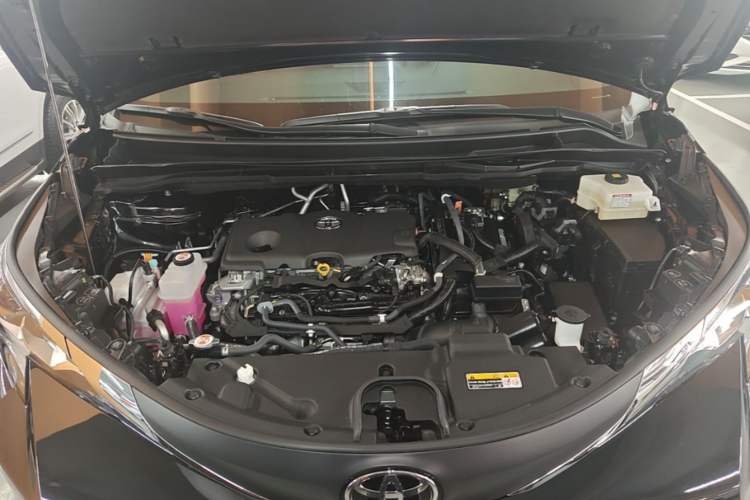 Used Toyota SIENNA 2024 2.5L Hybrid Comfort Edition Engine Bay