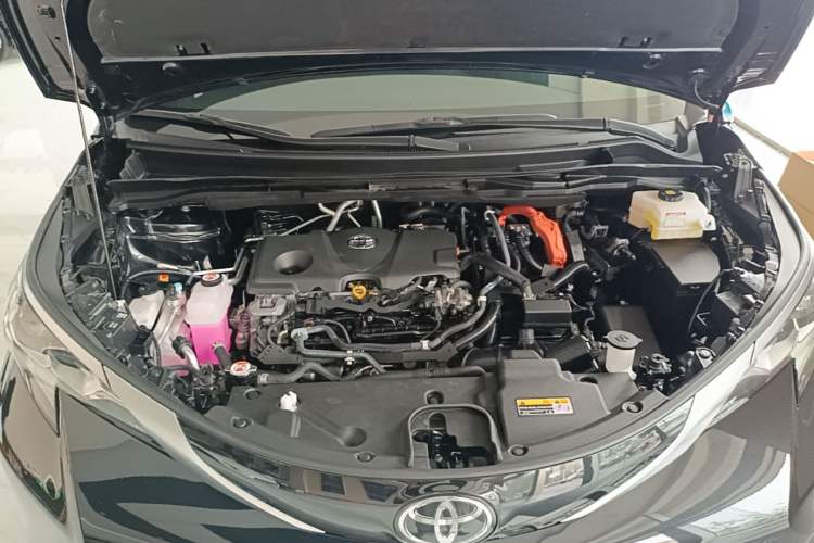 Used Toyota SIENNA 2024 2.5L Hybrid Four-Wheel Drive Prestige Edition Engine Bay