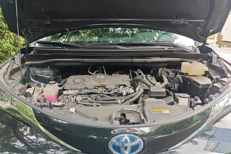 Used Toyota SIENNA 2024 2.5L Hybrid Comfort Edition Engine Bay