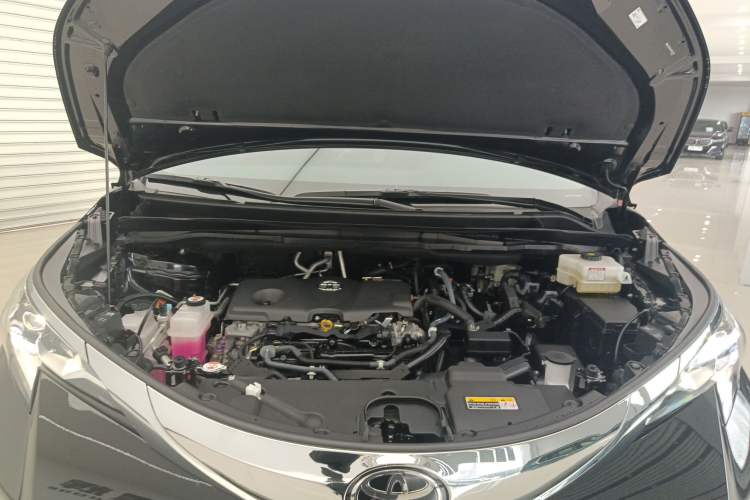 Used Toyota SIENNA 2024 2.5L Hybrid Comfort Edition Engine Bay