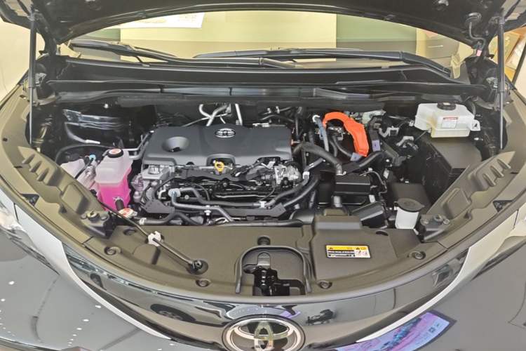 Used Toyota SIENNA 2024 2.5L Hybrid Four-Wheel Drive Prestige Edition Engine Bay