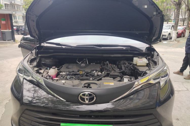 Used Toyota SIENNA 2024 2.5L Hybrid Comfort Edition Engine Bay
