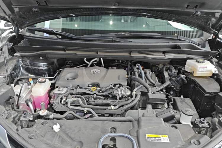 Used Toyota SIENNA 2024 2.5L Hybrid Platinum Edition Engine Bay