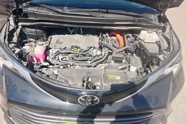 Used Toyota SIENNA 2024 2.5L Hybrid Four-Wheel Drive Prestige Edition Engine Bay