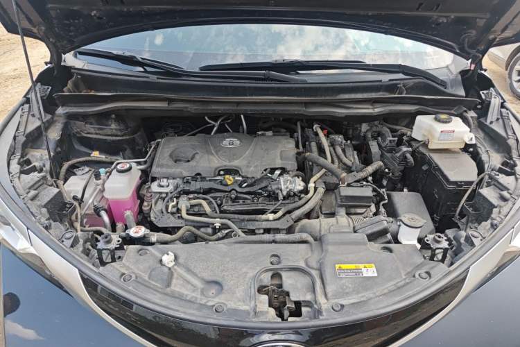 Used Toyota SIENNA 2024 2.5L Hybrid Luxury Edition Engine Bay