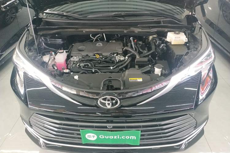 Used Toyota SIENNA 2024 2.5L Hybrid Prestige Deluxe Edition Engine Bay