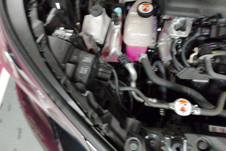 Used Toyota SIENNA 2024 2.5L Hybrid Four-Wheel Drive Prestige Edition Engine Bay Right