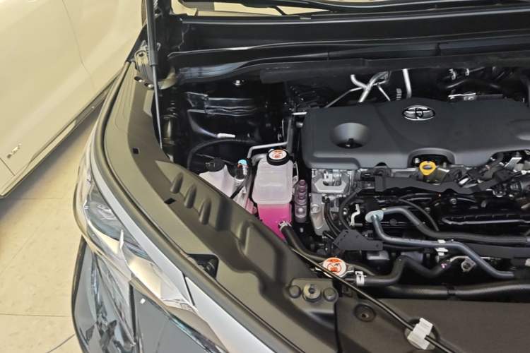 Used Toyota SIENNA 2024 2.5L Hybrid Four-Wheel Drive Prestige Edition Engine Bay Right
