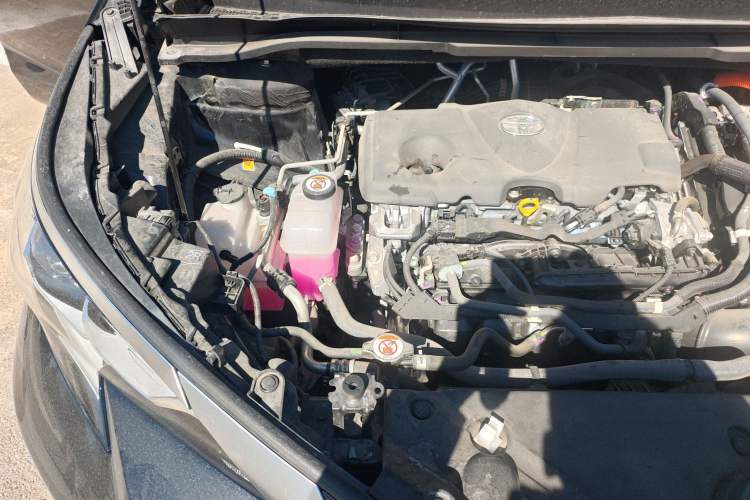 Used Toyota SIENNA 2024 2.5L Hybrid Four-Wheel Drive Prestige Edition Engine Bay Right