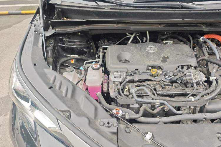Used Toyota SIENNA 2024 2.5L Hybrid Four-Wheel Drive Prestige Edition Engine Bay Right