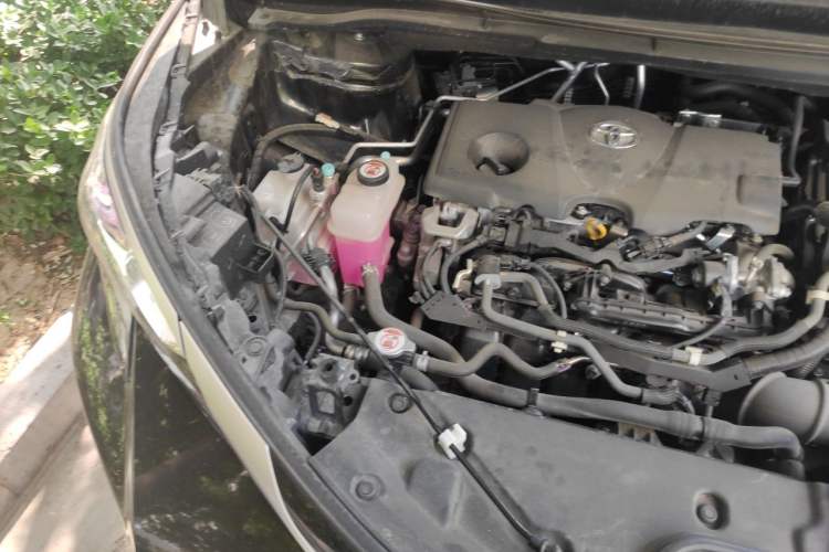 Used Toyota SIENNA 2024 2.5L Hybrid Prestige Deluxe Edition Engine Bay Right