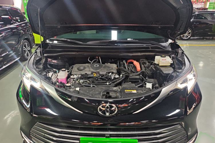 Used Toyota SIENNA 2024 2.5L Hybrid Four-Wheel Drive Prestige Edition Engine Bay