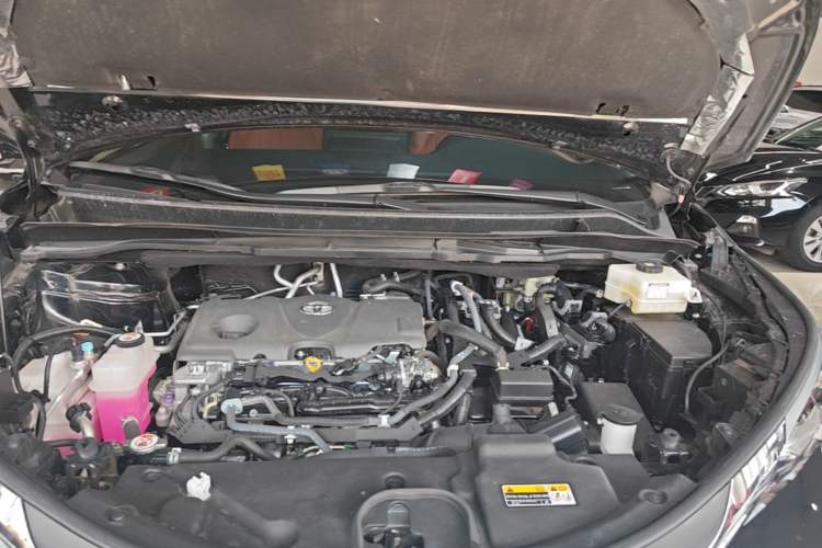 Used Toyota SIENNA 2024 2.5L Hybrid Luxury Edition Engine Bay