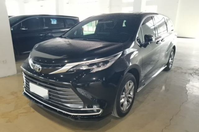 Used Toyota SIENNA 2024 2.5L Hybrid Four-Wheel Drive Prestige Edition