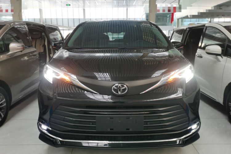 Used Toyota SIENNA 2024 2.5L Hybrid Comfort Edition Exterior 1