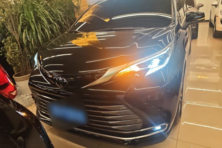Used Toyota SIENNA 2024 2.5L Hybrid Four-Wheel Drive Prestige Edition Exterior 1