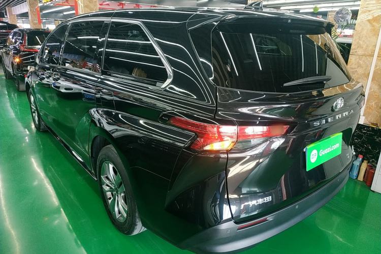Used Toyota SIENNA 2024 2.5L Hybrid Comfort Edition Exterior 2