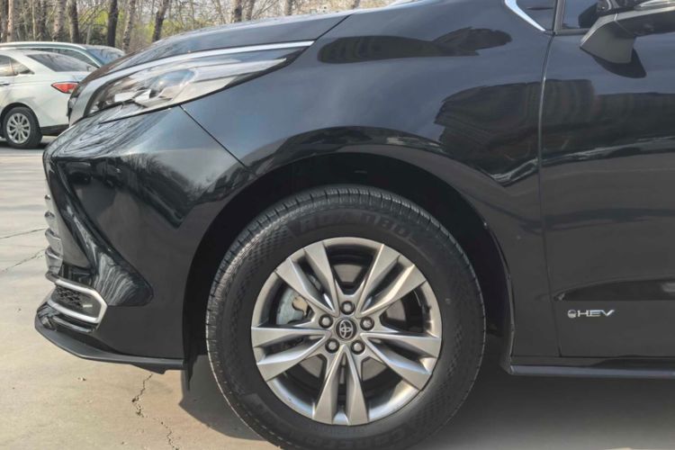 Used Toyota SIENNA 2024 2.5L Hybrid Four-Wheel Drive Prestige Edition Exterior 2