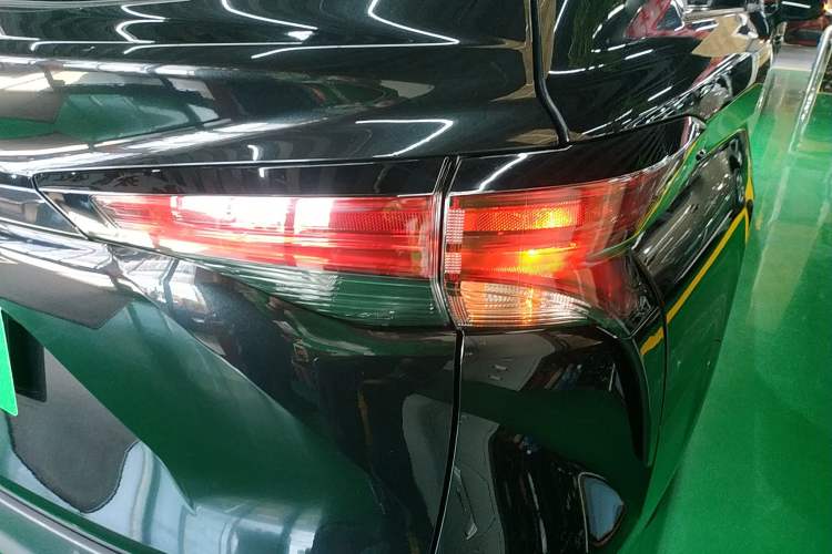 Used Toyota SIENNA 2024 2.5L Hybrid Comfort Edition Exterior 3