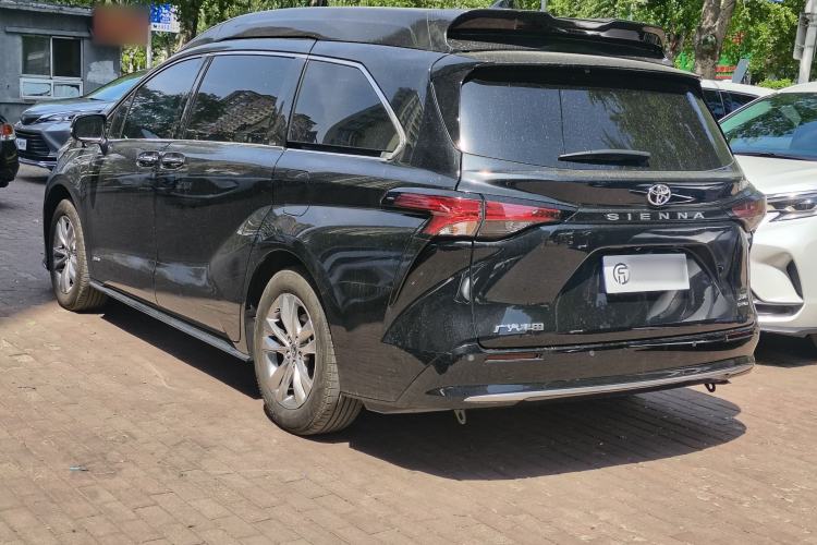 Used Toyota SIENNA 2024 2.5L Hybrid Four-Wheel Drive Prestige Edition Exterior 3