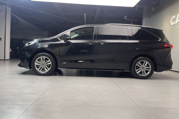 Used Toyota SIENNA 2024 2.5L Hybrid Comfort Edition Exterior 3