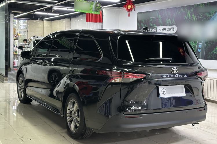 Used Toyota SIENNA 2024 2.5L Hybrid Comfort Edition Exterior 3