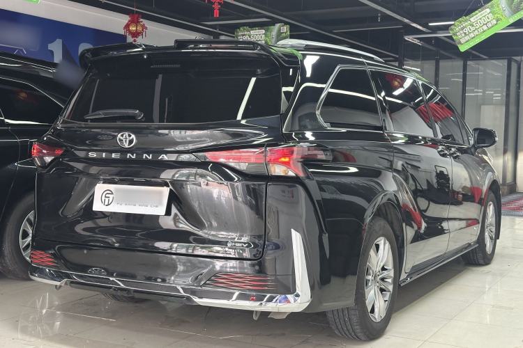 Used Toyota SIENNA 2024 2.5L Hybrid Comfort Edition Exterior 4