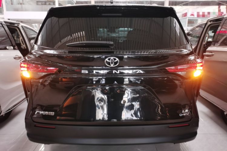 Used Toyota SIENNA 2024 2.5L Hybrid Comfort Edition Exterior 4